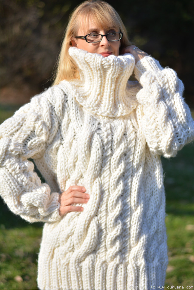 Hand knitted chunky huge T-neck cabled wool blend sweater in white/H8